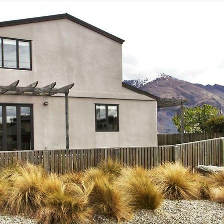 Kylie'S Castle Villa วานากา ภายนอก รูปภาพ